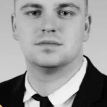 Institutional investor using a tablet to access AlphaSeek's curated list of global private market managers.